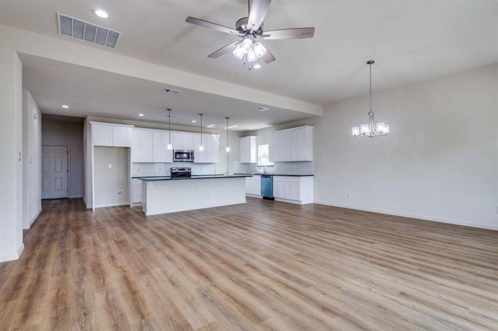 267 Jim Walter Drive, Runaway Bay, TX 76426