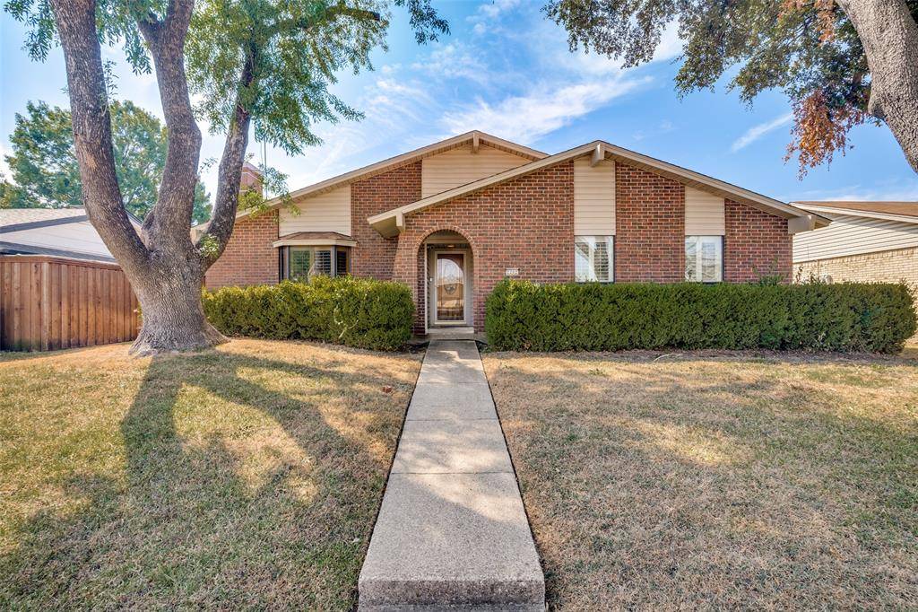 2202 Village Crest Drive, Garland, TX 75044