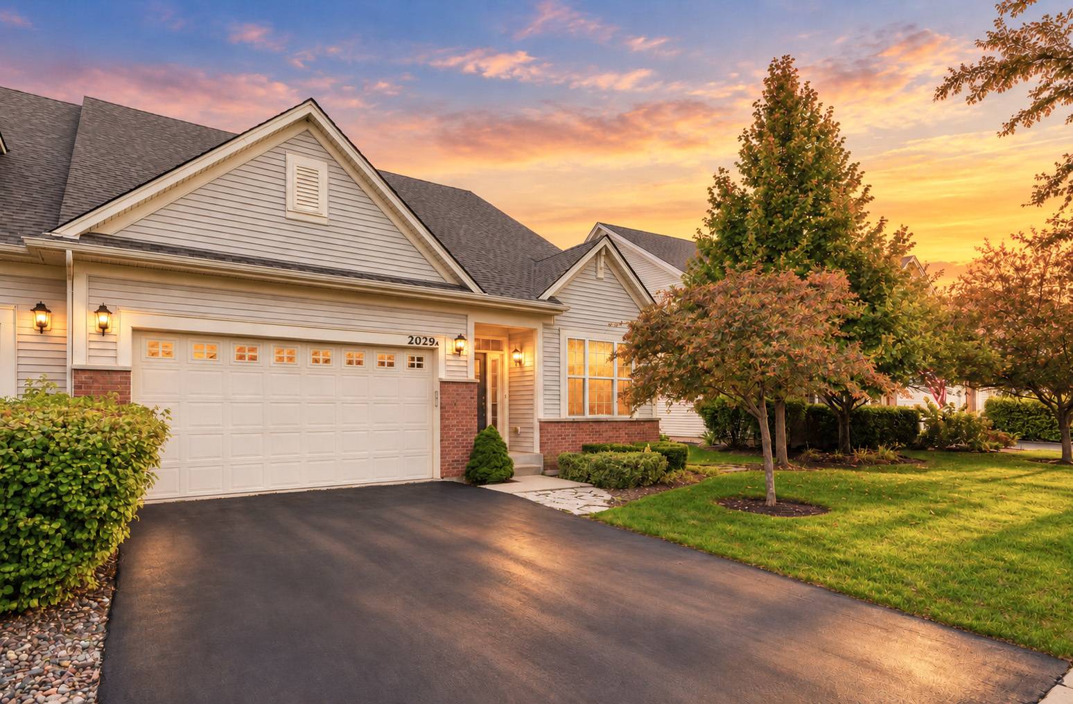 2029A Glenwood CIR #A, Sugar Grove, IL 60554