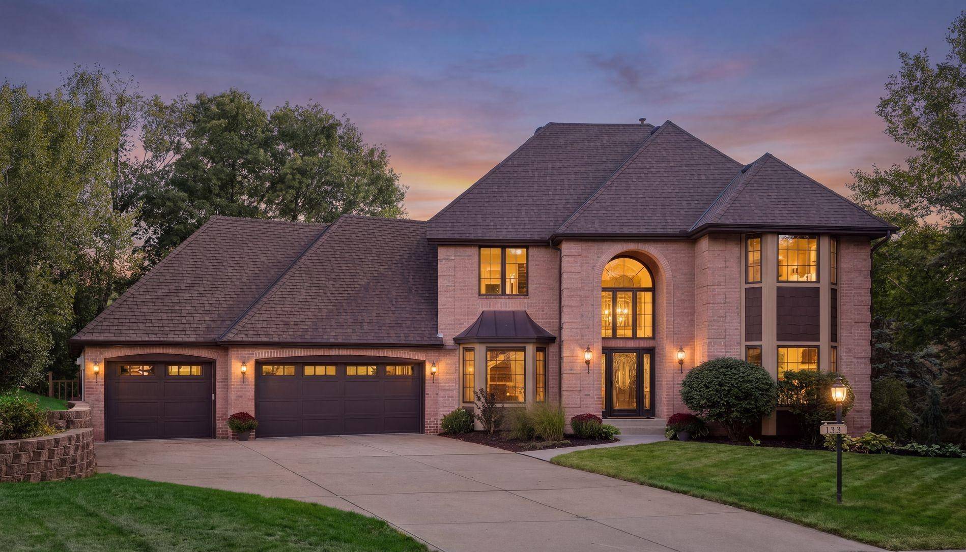 685 Valley View CT, Shoreview, MN 55126