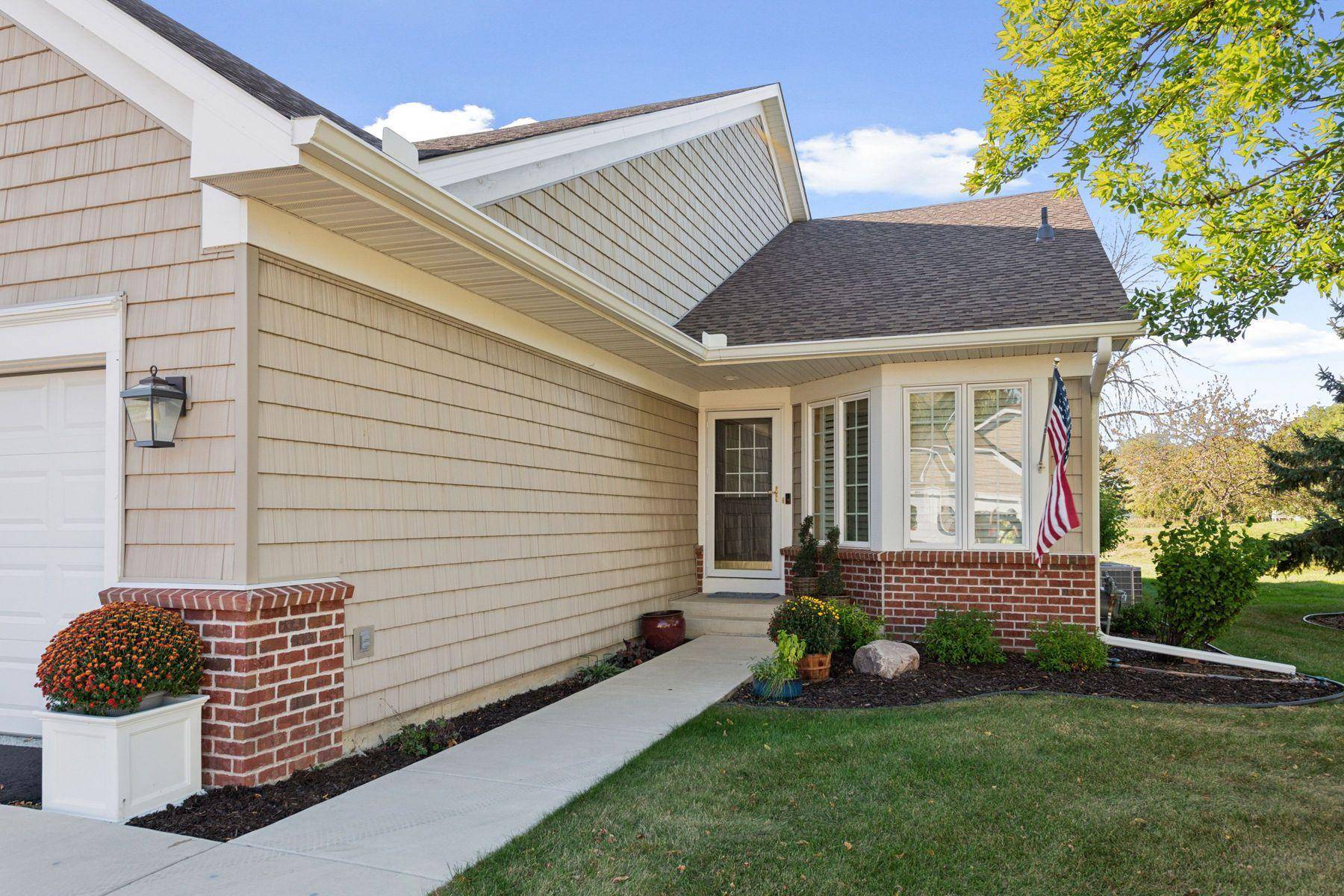 8977 Deer Run DR, Victoria, MN 55386