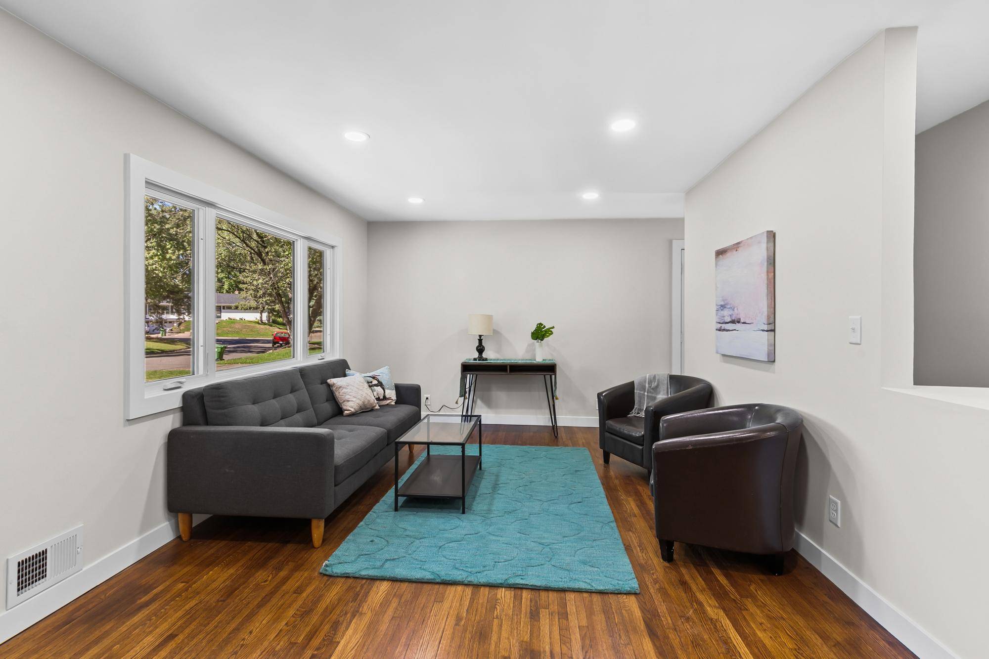 2566 Beacon ST, Roseville, MN 55113