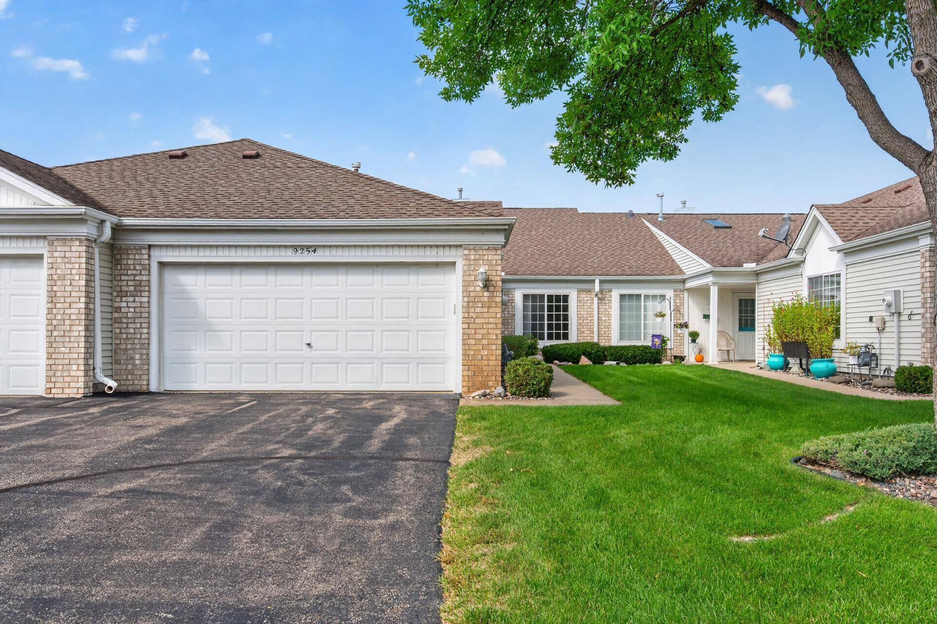 9254 Prairieview TRL N, Champlin, MN 55316