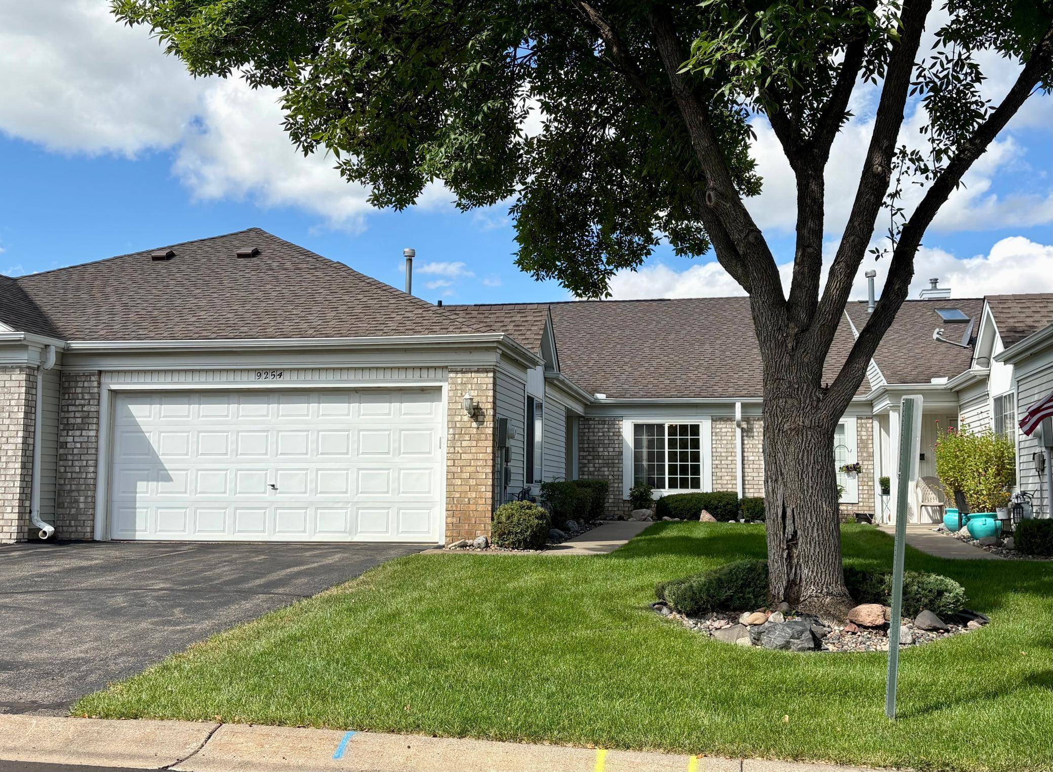 9254 Prairieview TRL N, Champlin, MN 55316