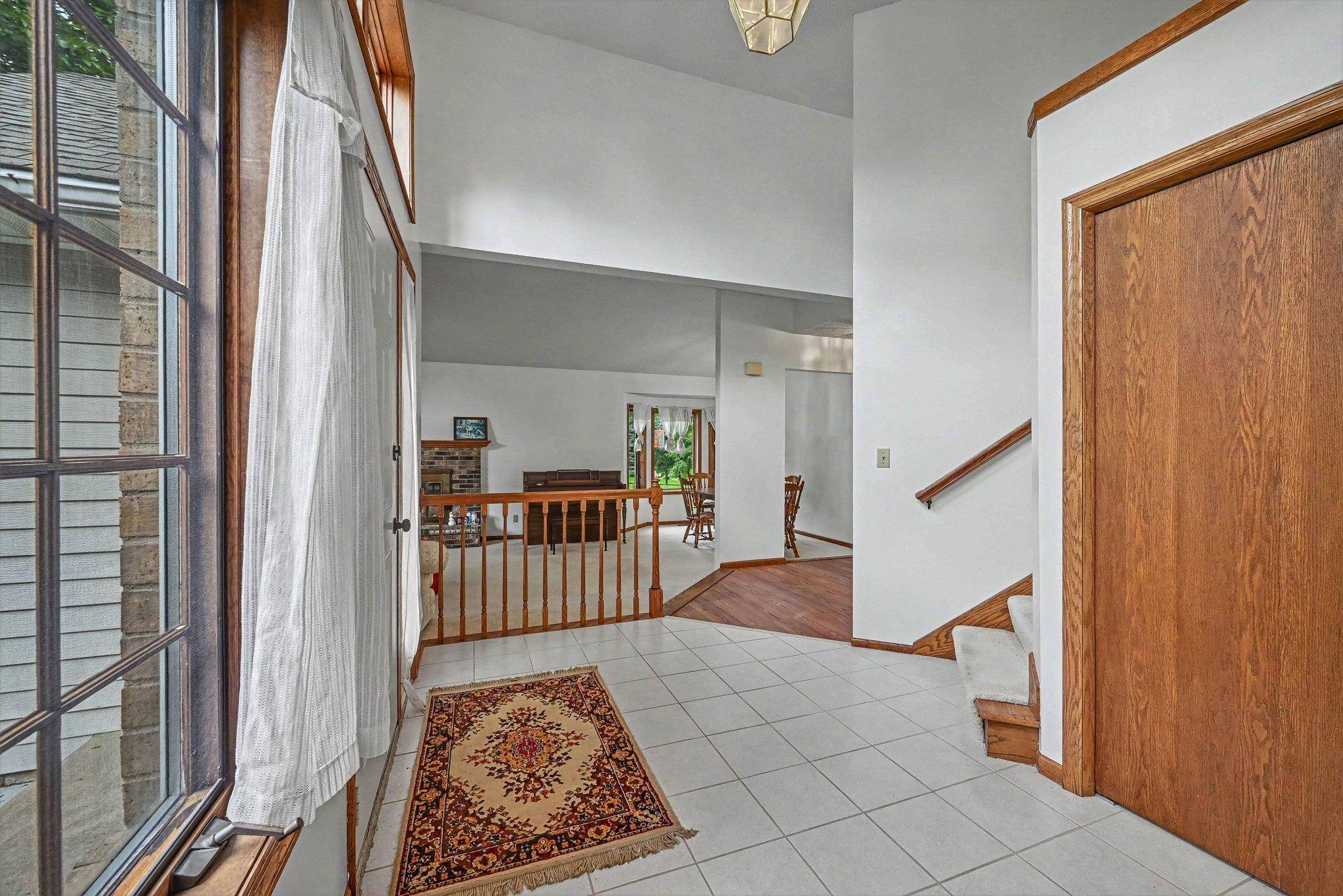 2522 Windsor LN, Woodbury, MN 55125