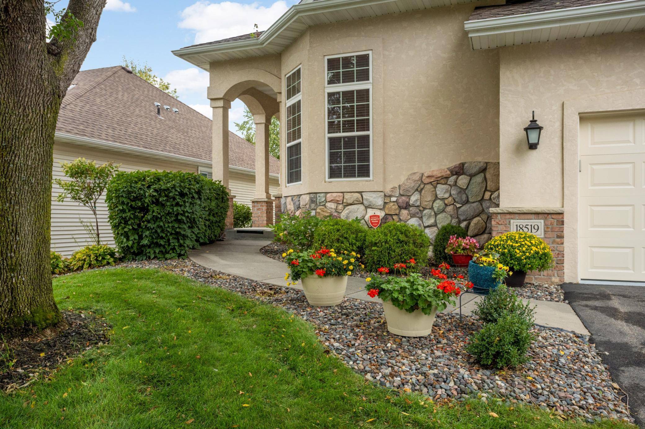 18519 Farmstead CIR, Eden Prairie, MN 55347