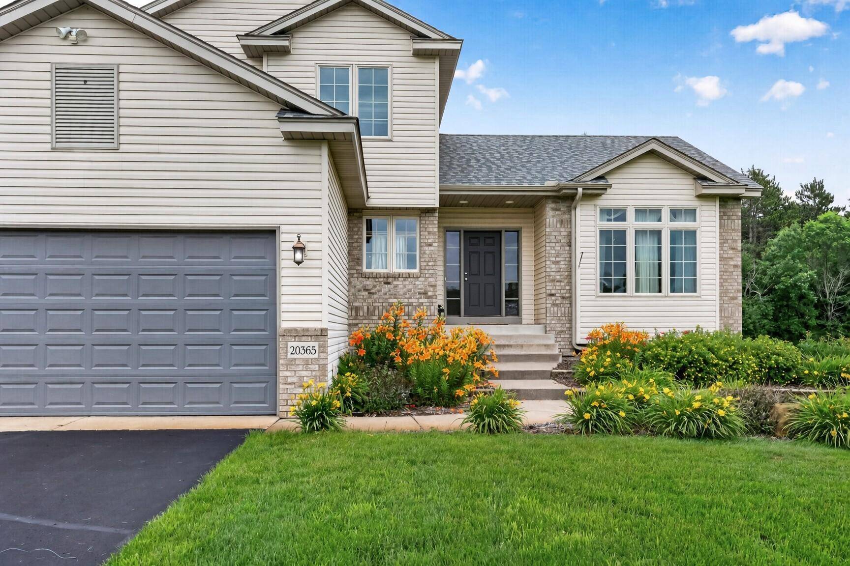 20365 Eidelweiss ST NW, Oak Grove, MN 55011