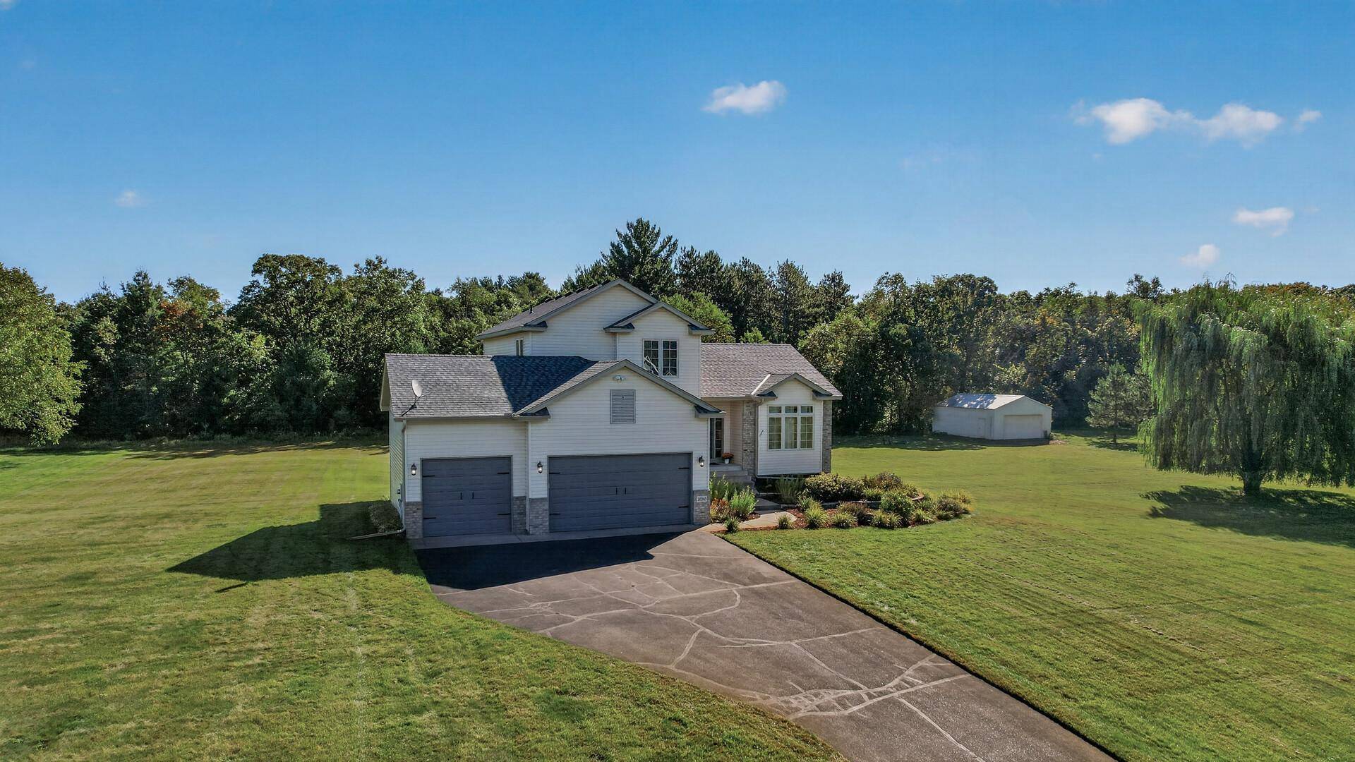 20365 Eidelweiss ST NW, Oak Grove, MN 55011