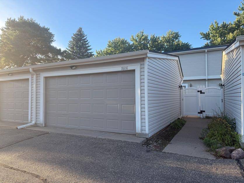 7608 Hampshire AVE N, Brooklyn Park, MN 55428