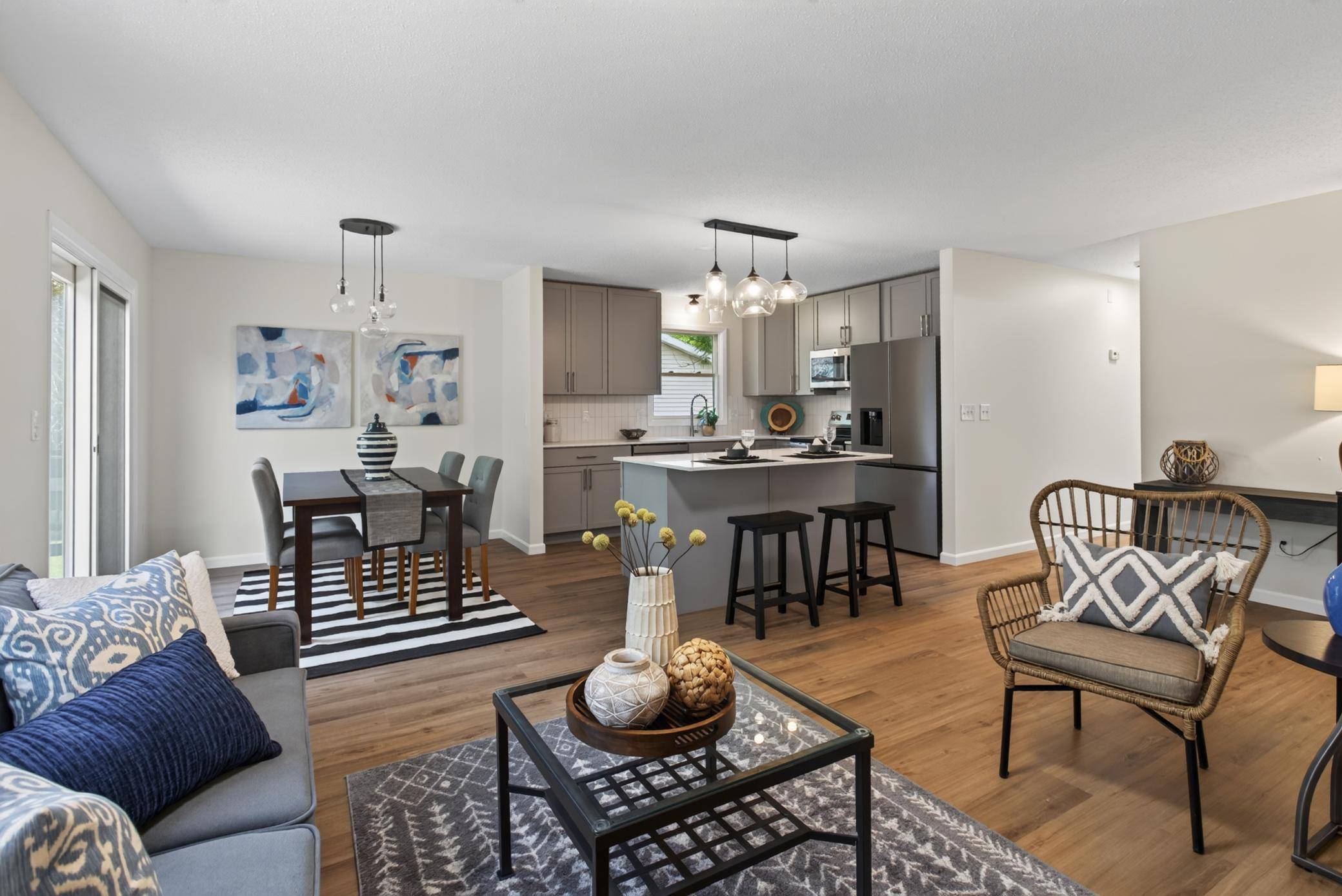 7748 Cayenne PLZ W, Woodbury, MN 55125