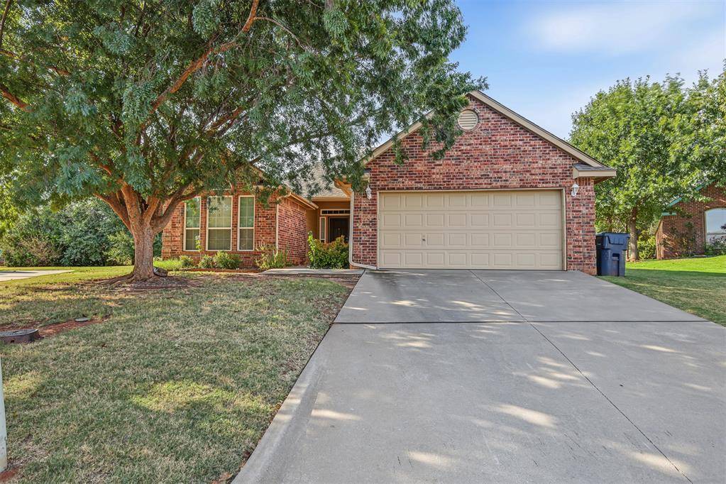 15601 Traditions DR, Edmond, OK 73013