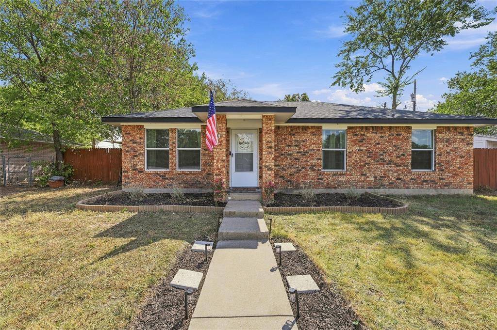 900 N Grand Avenue, Waxahachie, TX 75165