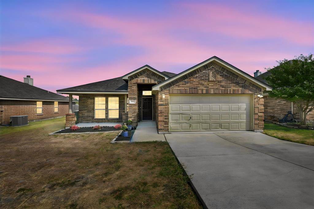 9208 Arlene Drive, White Settlement, TX 76108