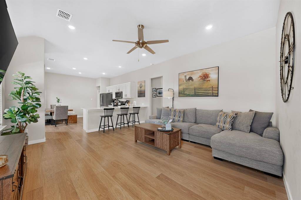 902 Crested View Place, Lavon, TX 75166