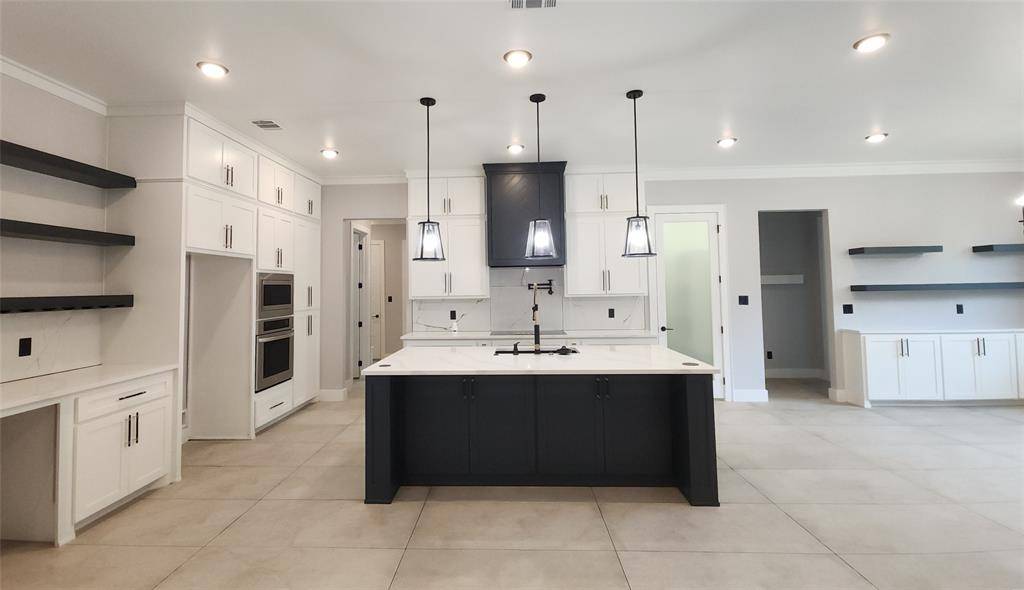 740 Arledge Street, Azle, TX 76020