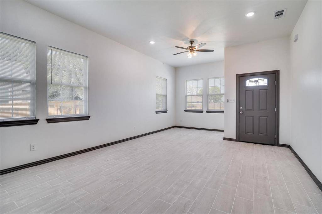 705 Lakeland Drive, West Tawakoni, TX 75474