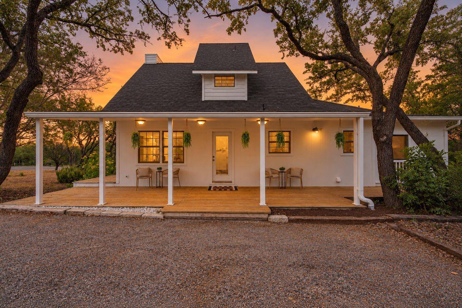 8902 Butler CIR, Austin, TX 78737