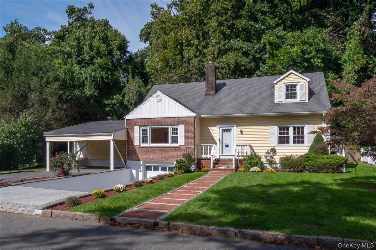 32 Dogwood DR, Scarsdale, NY 10583