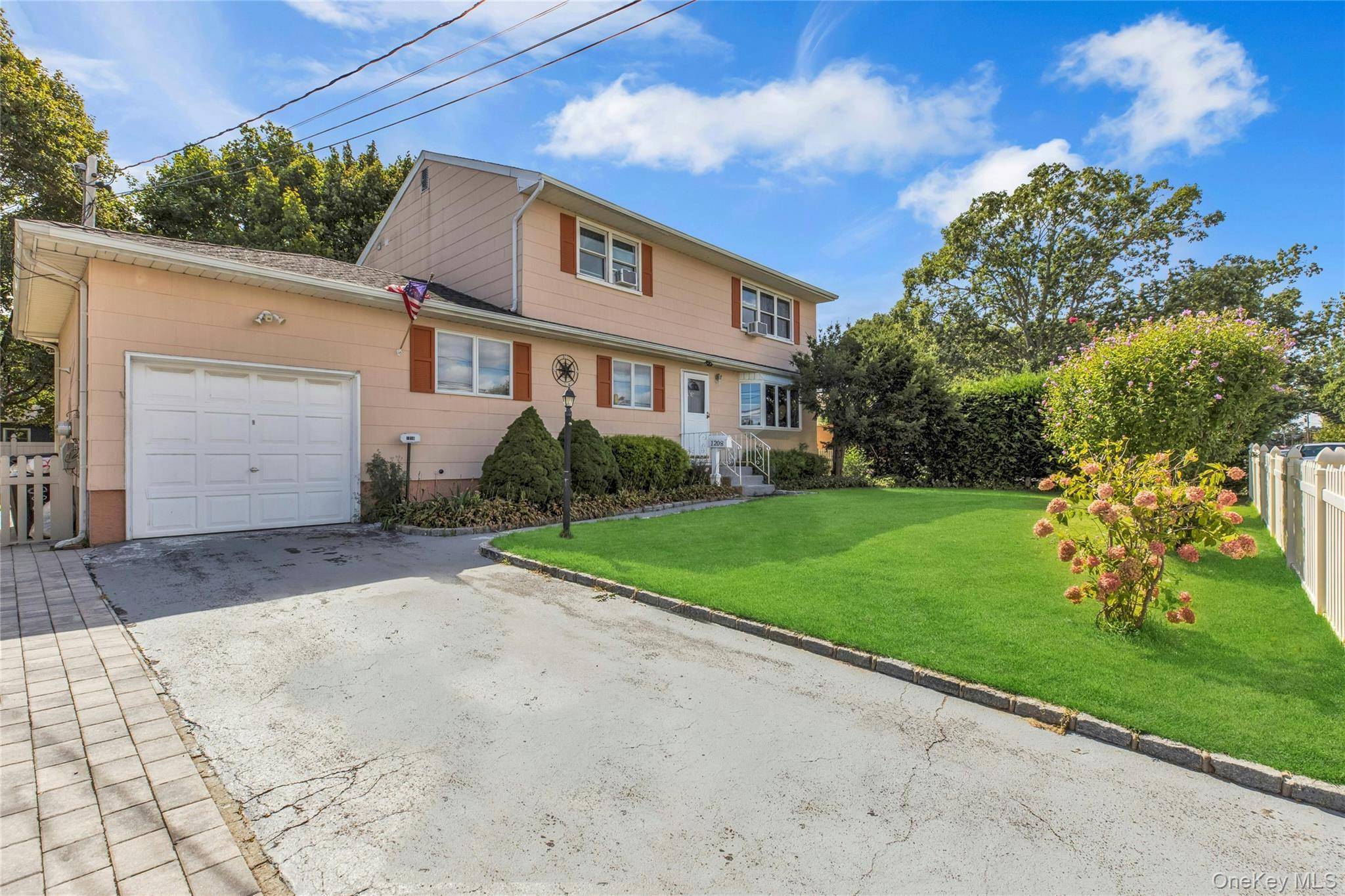 1208 America AVE, West Babylon, NY 11704
