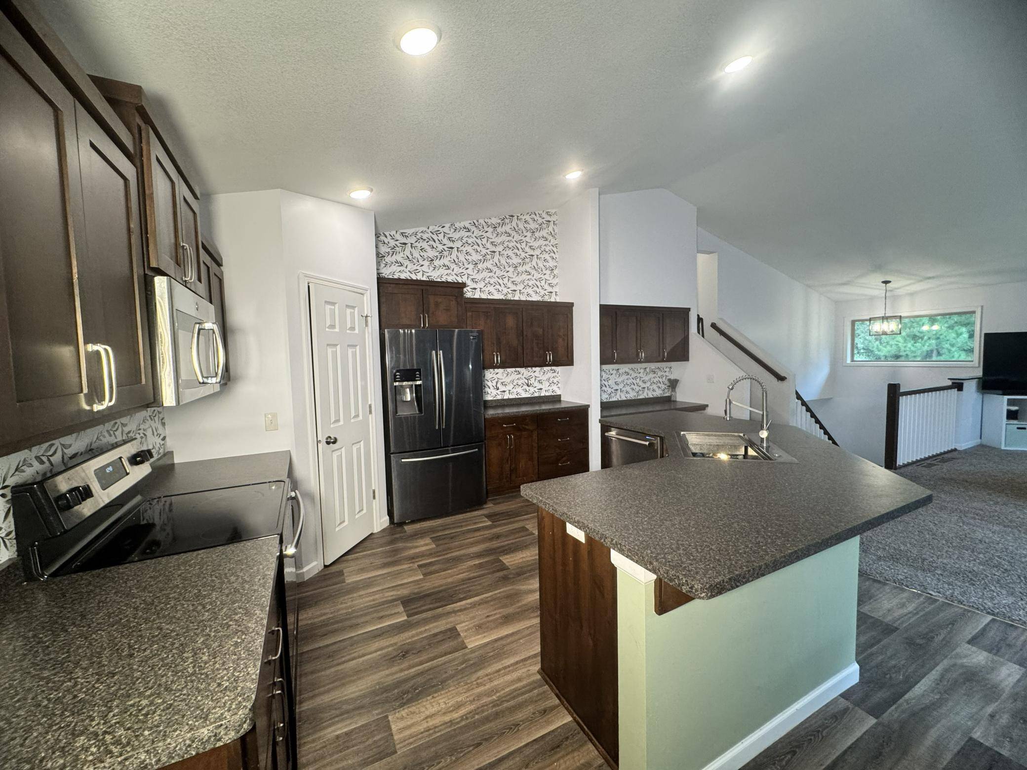 8609 Sugarberry CRK, Brainerd, MN 56401