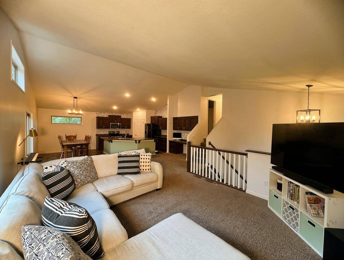 8609 Sugarberry CRK, Brainerd, MN 56401