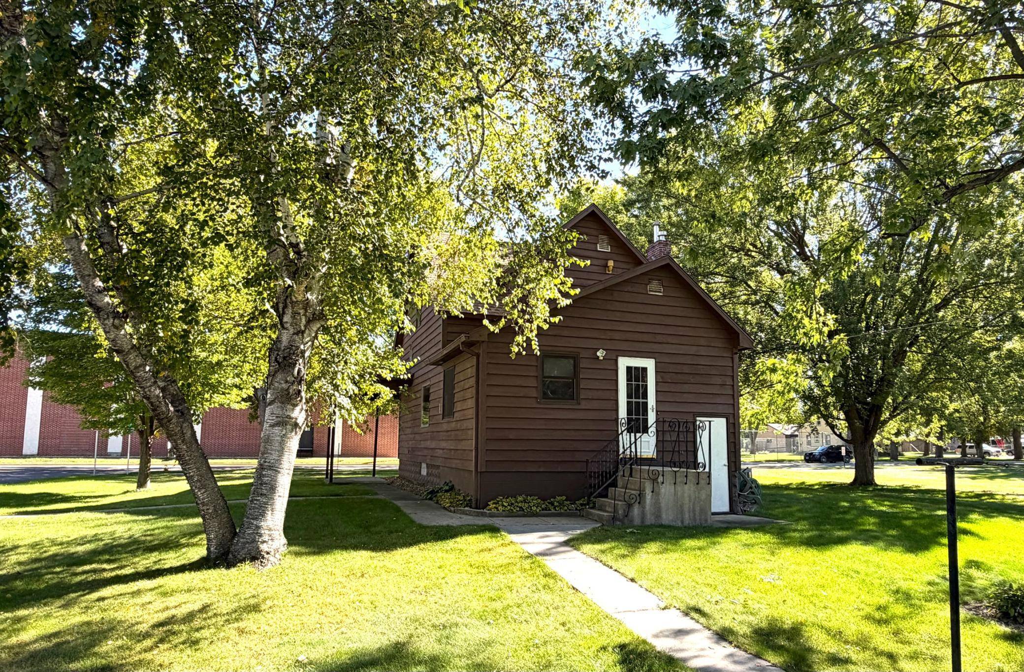 402 3rd ST S, Atwater, MN 56209
