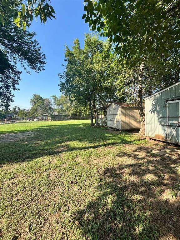 3801 E Berry Street, Fort Worth, TX 76105