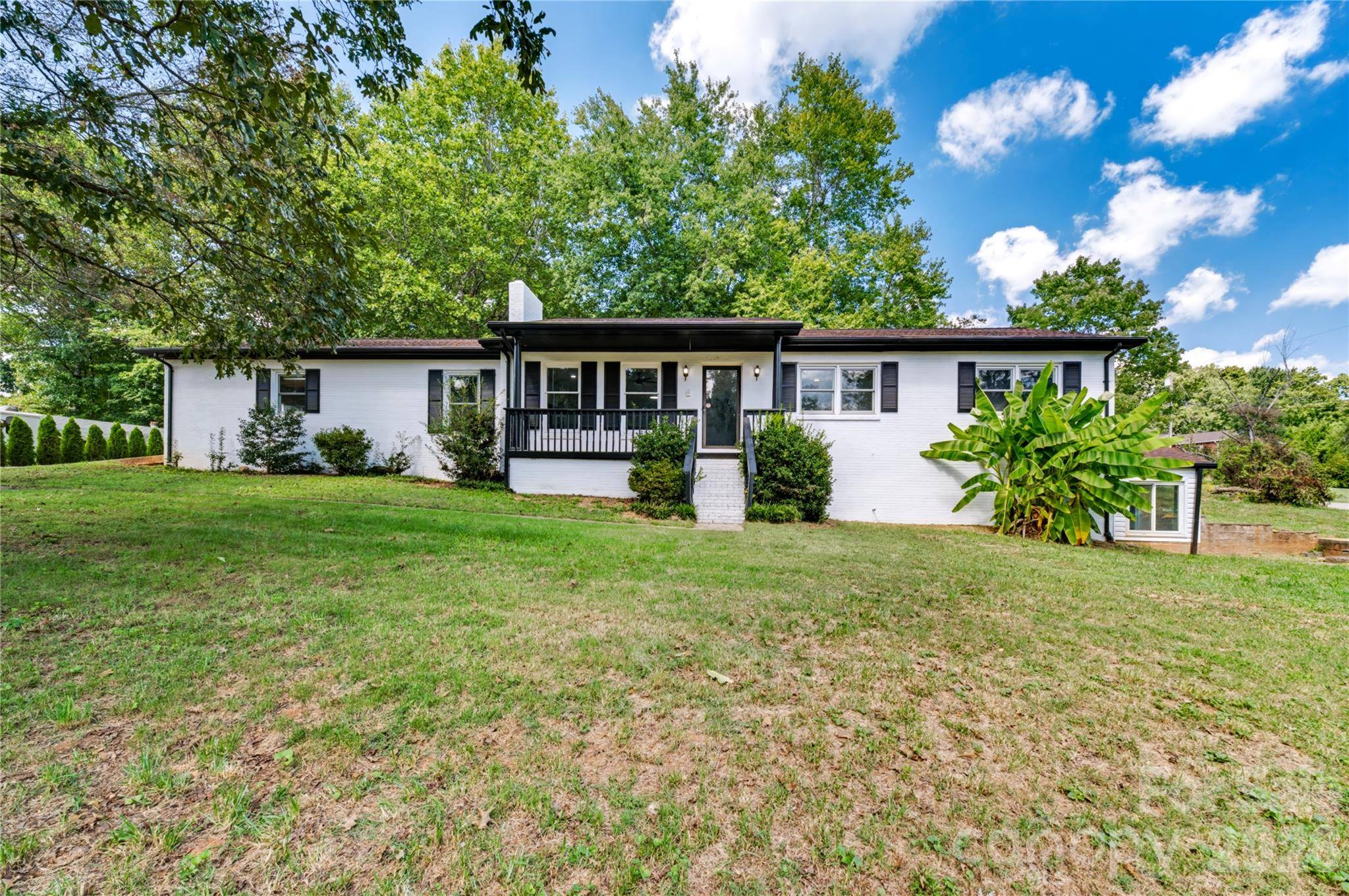2537 Brentwood CIR, Lenoir, NC 28645