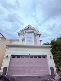 50 Cobblestone LN, Middletown, NY 10940