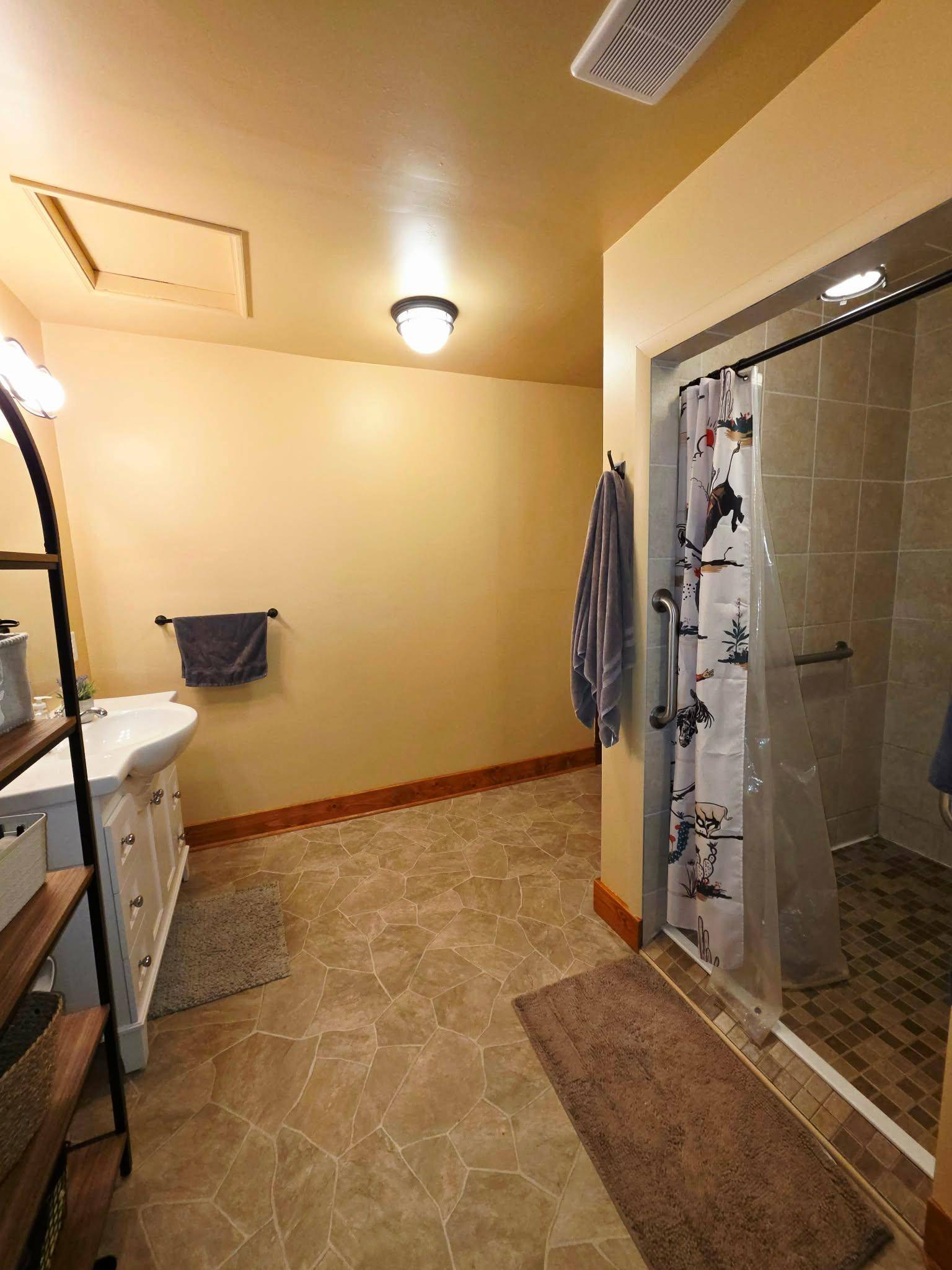 205 Heritage BLVD NW, Isanti, MN 55040