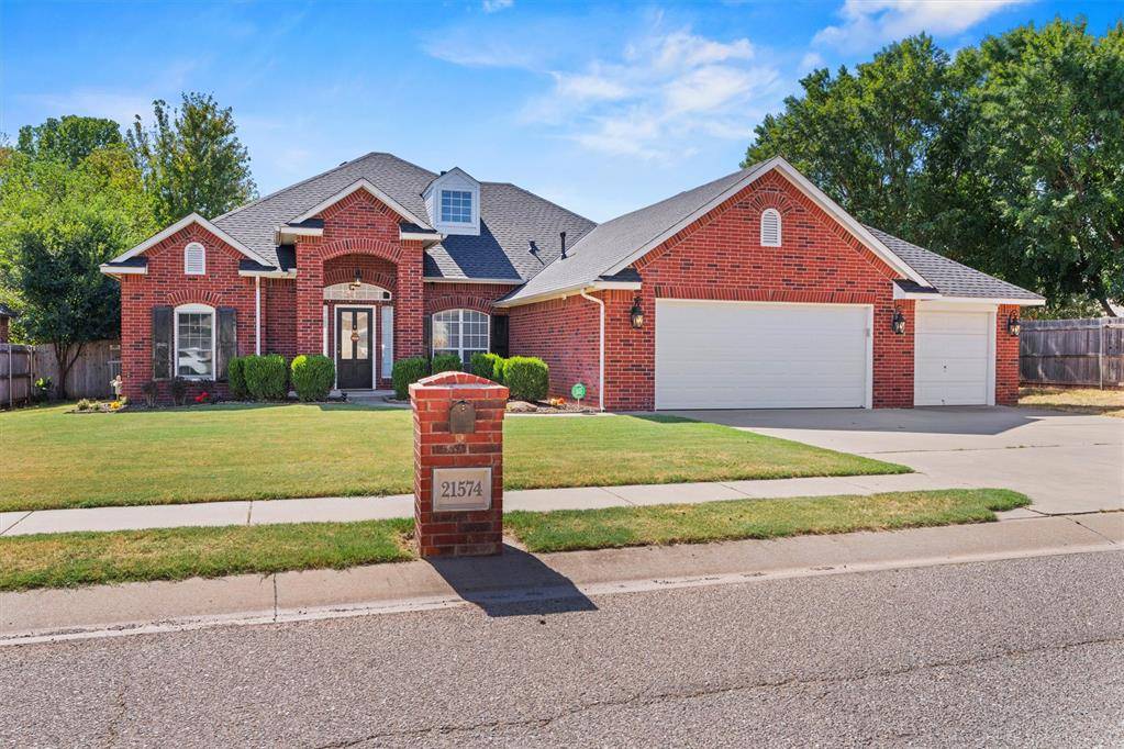 21574 Lake Shadows DR, Edmond, OK 73012