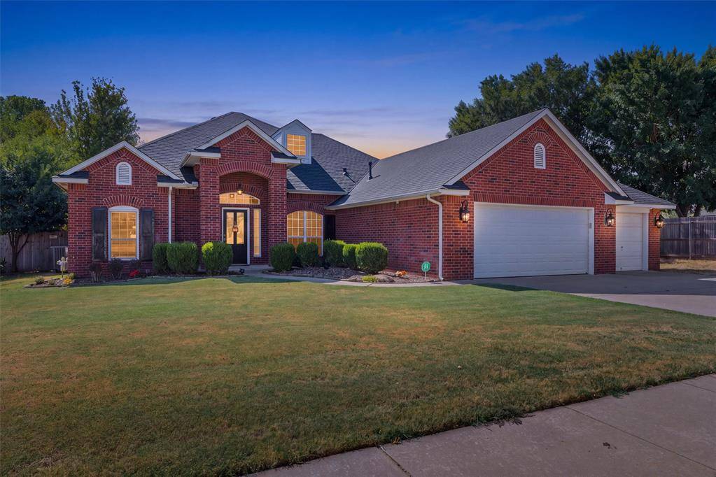 21574 Lake Shadows DR, Edmond, OK 73012