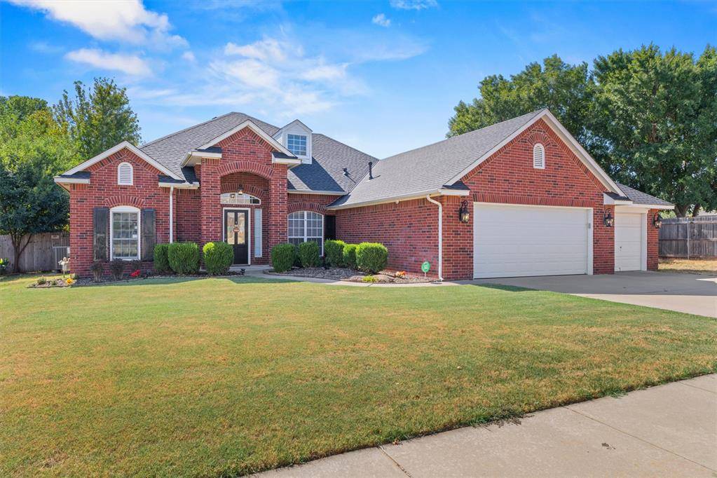21574 Lake Shadows DR, Edmond, OK 73012