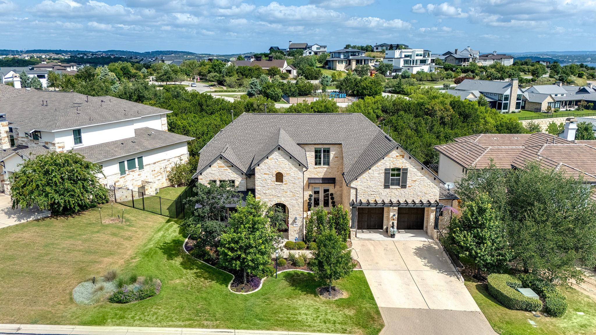 520 Woodside TER, Austin, TX 78738