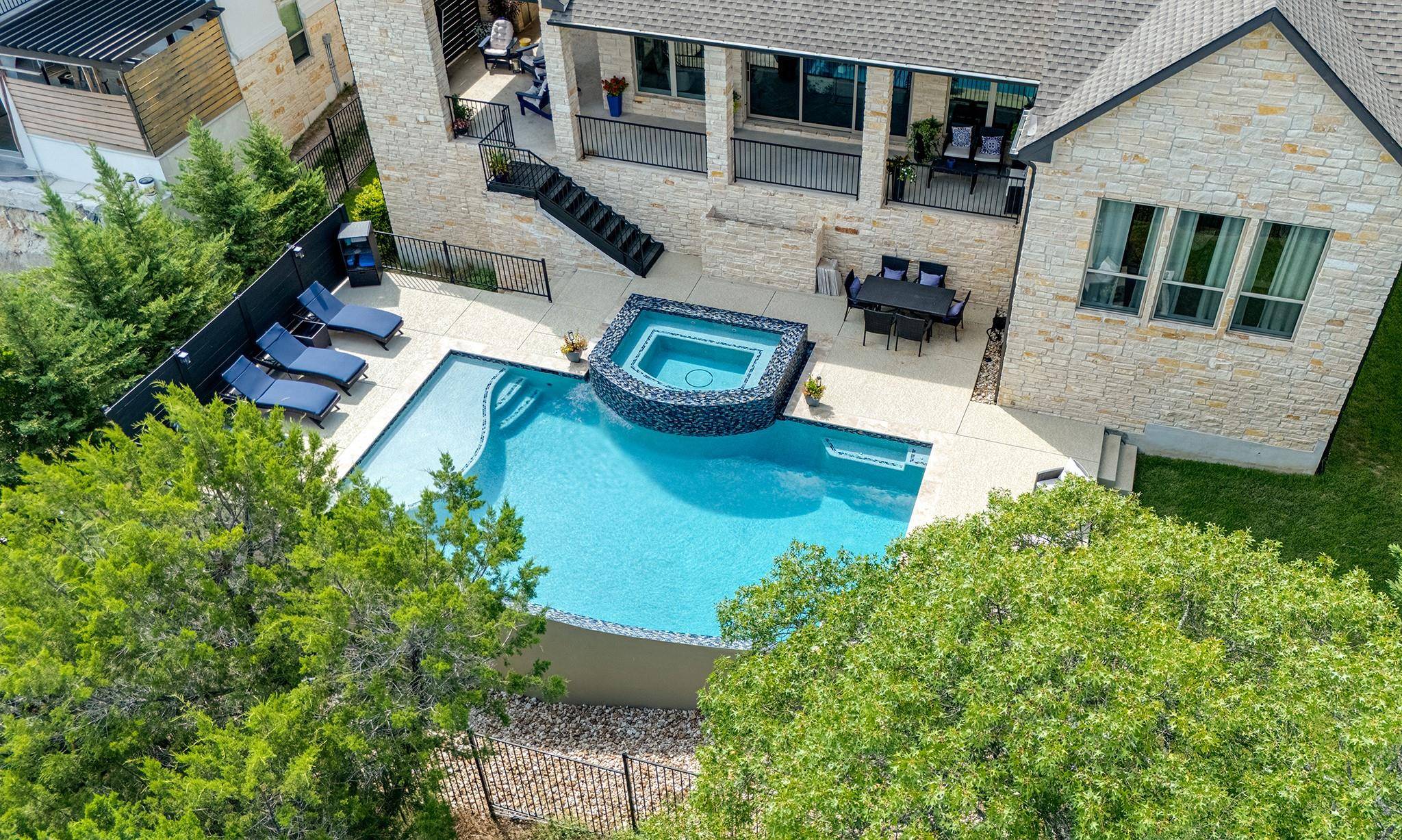 520 Woodside TER, Austin, TX 78738