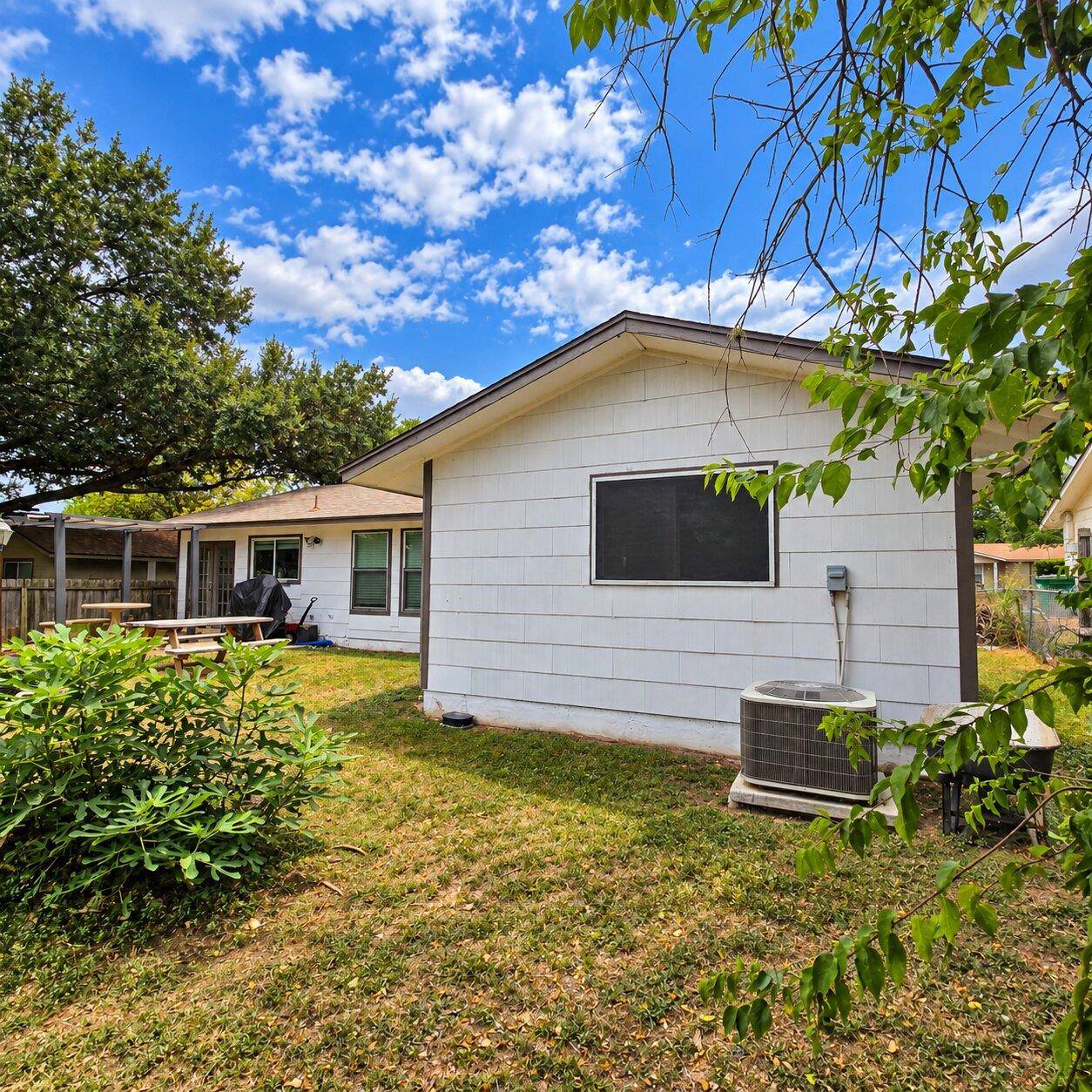 6730 Spring Manor ST, San Antonio, TX 78249