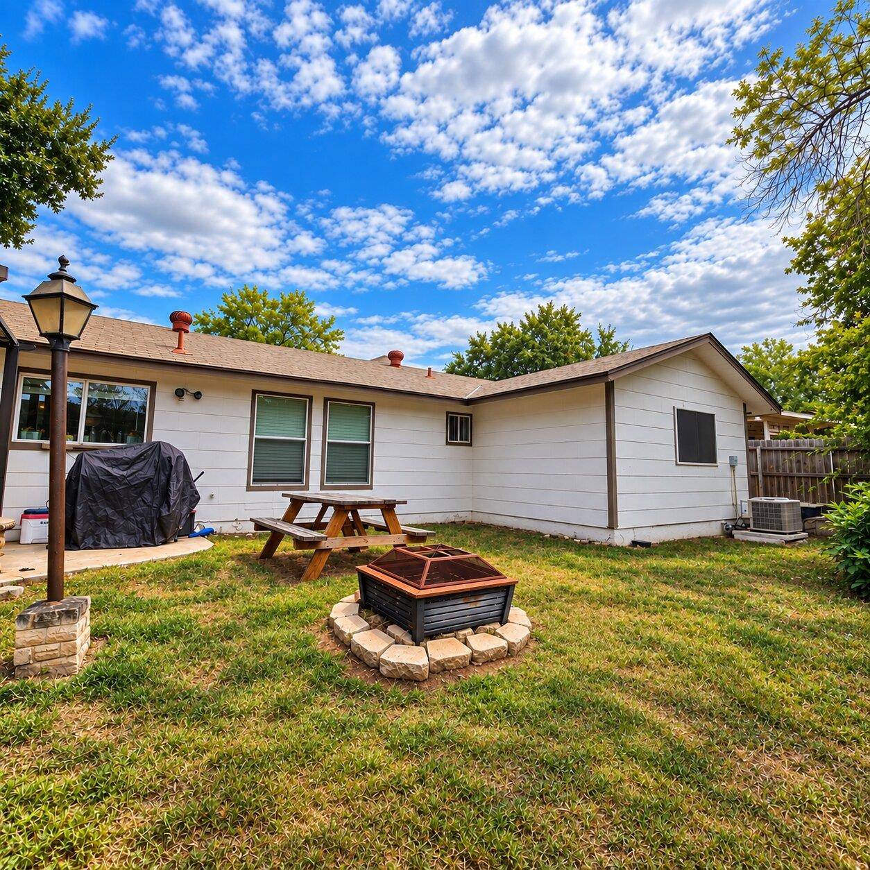 6730 Spring Manor ST, San Antonio, TX 78249