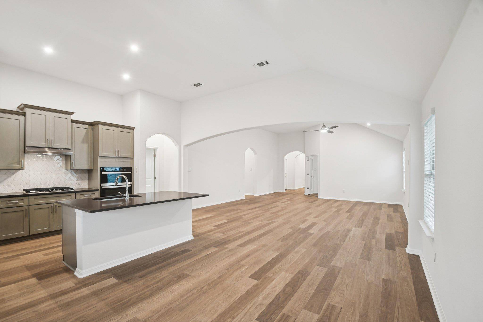 326 Dogvane CIR, Kyle, TX 78640
