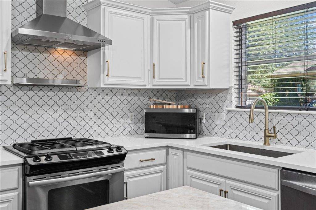 17501 Bottle Springs LN, Leander, TX 78641