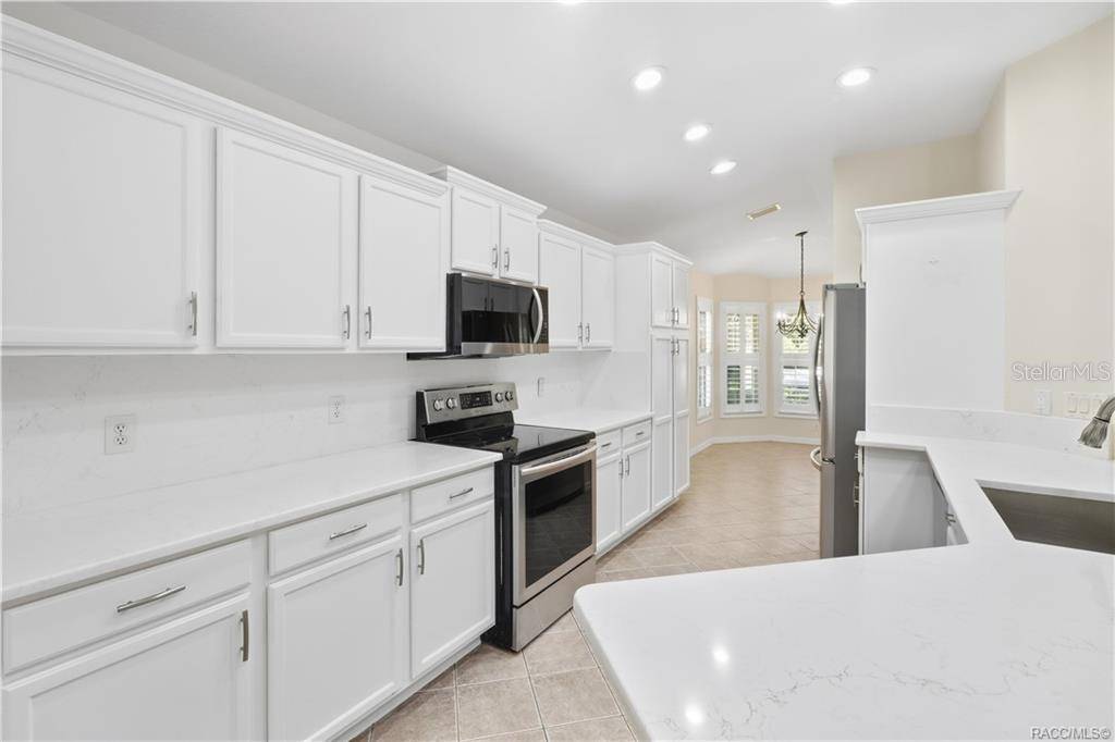 6410 W CANNONDALE DR, Crystal River, FL 34429