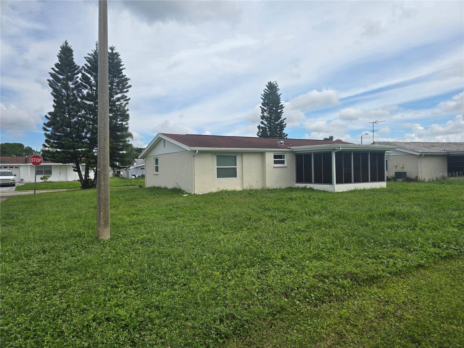 2055 NORFOLK DR, Holiday, FL 34691