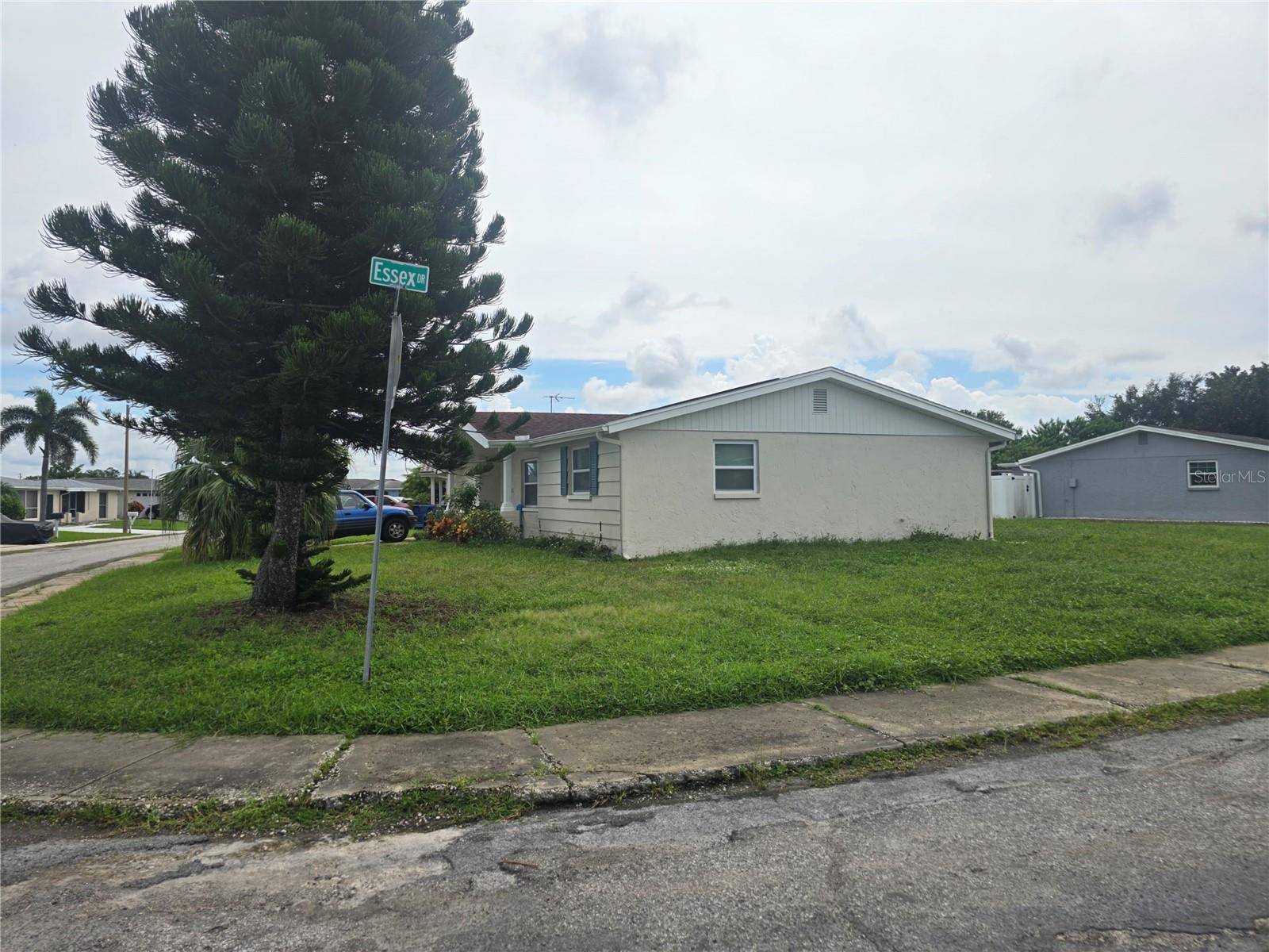2055 NORFOLK DR, Holiday, FL 34691