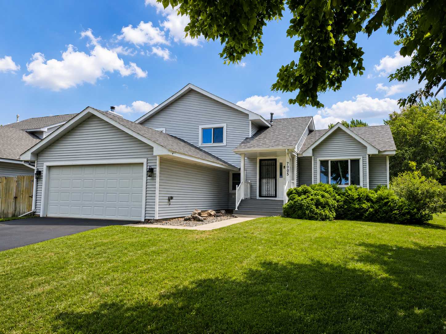 7005 Jocelyn AVE S, Cottage Grove, MN 55016