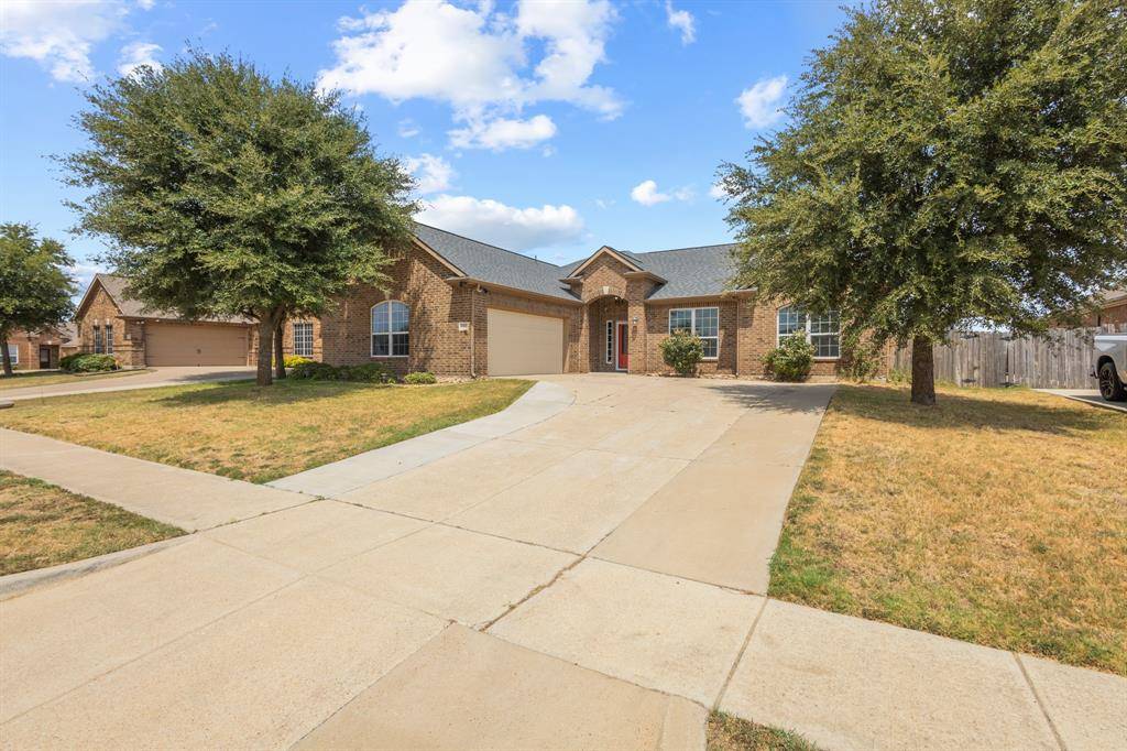 302 Kaylee Way, Red Oak, TX 75154