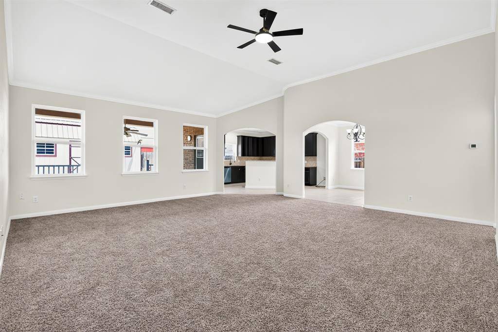 302 Kaylee Way, Red Oak, TX 75154
