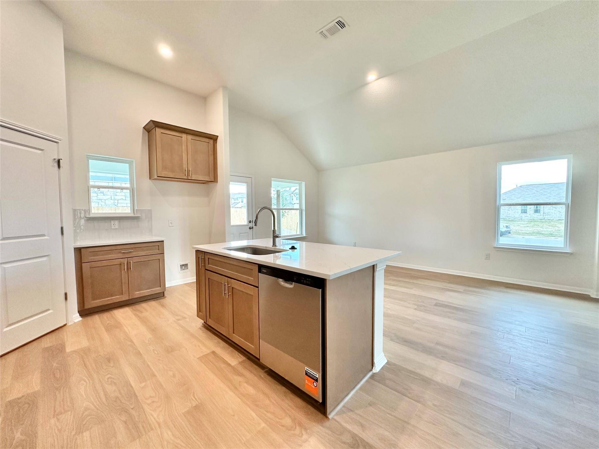 439 Backstays LOOP, Kyle, TX 78640