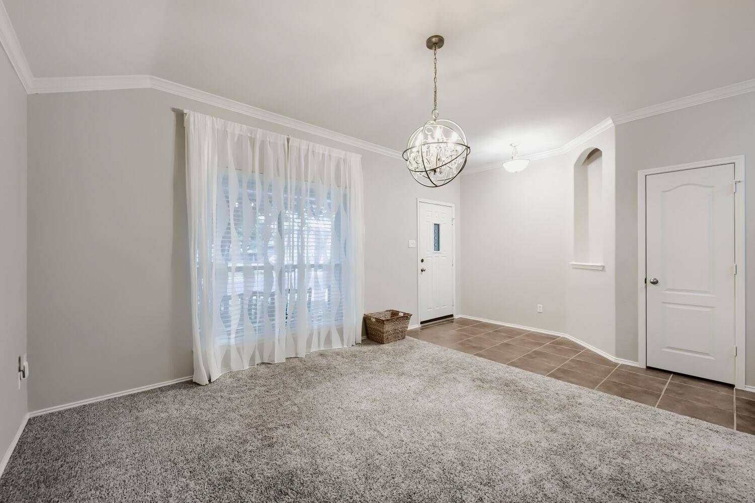 18717 Royal Pointe DR, Pflugerville, TX 78660