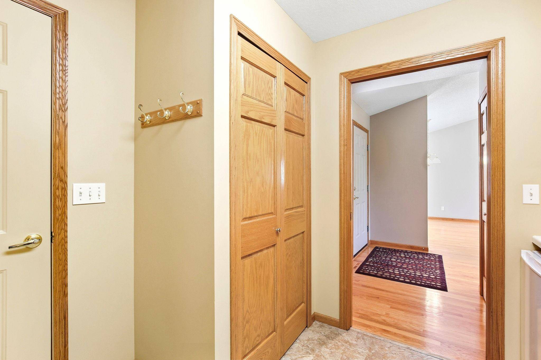 1724 Carleton DR, Hastings, MN 55033