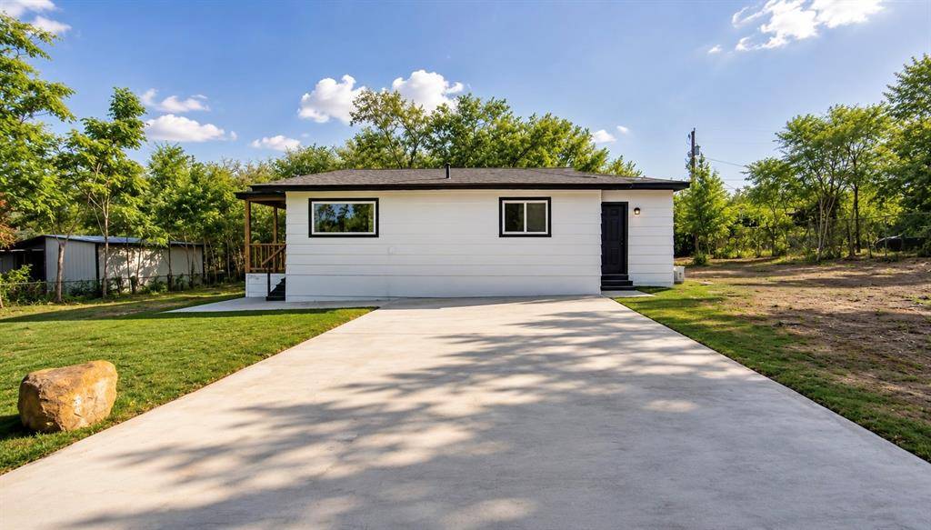 7061 Base Street, Azle, TX 76020
