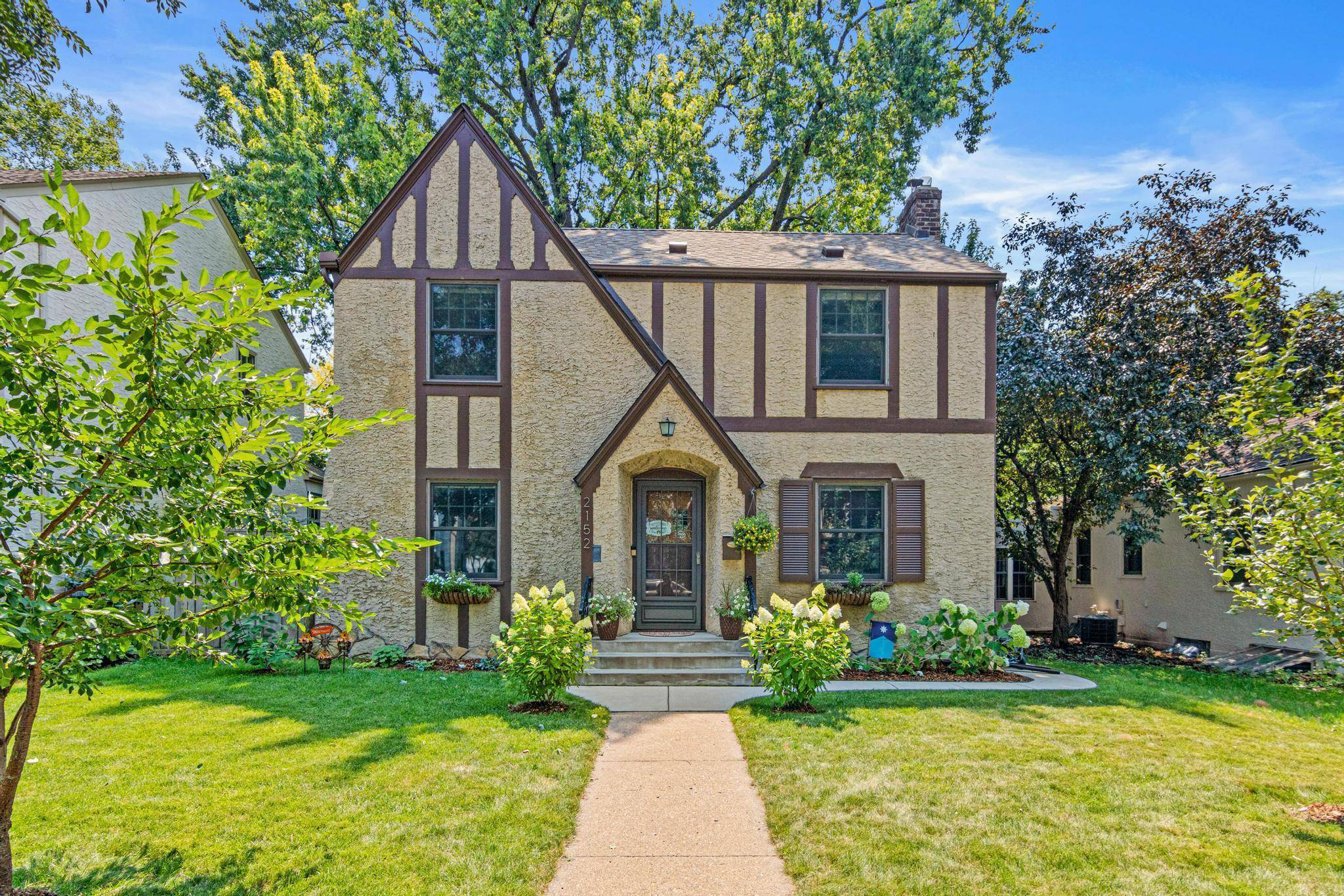 2152 Juno AVE, Saint Paul, MN 55116